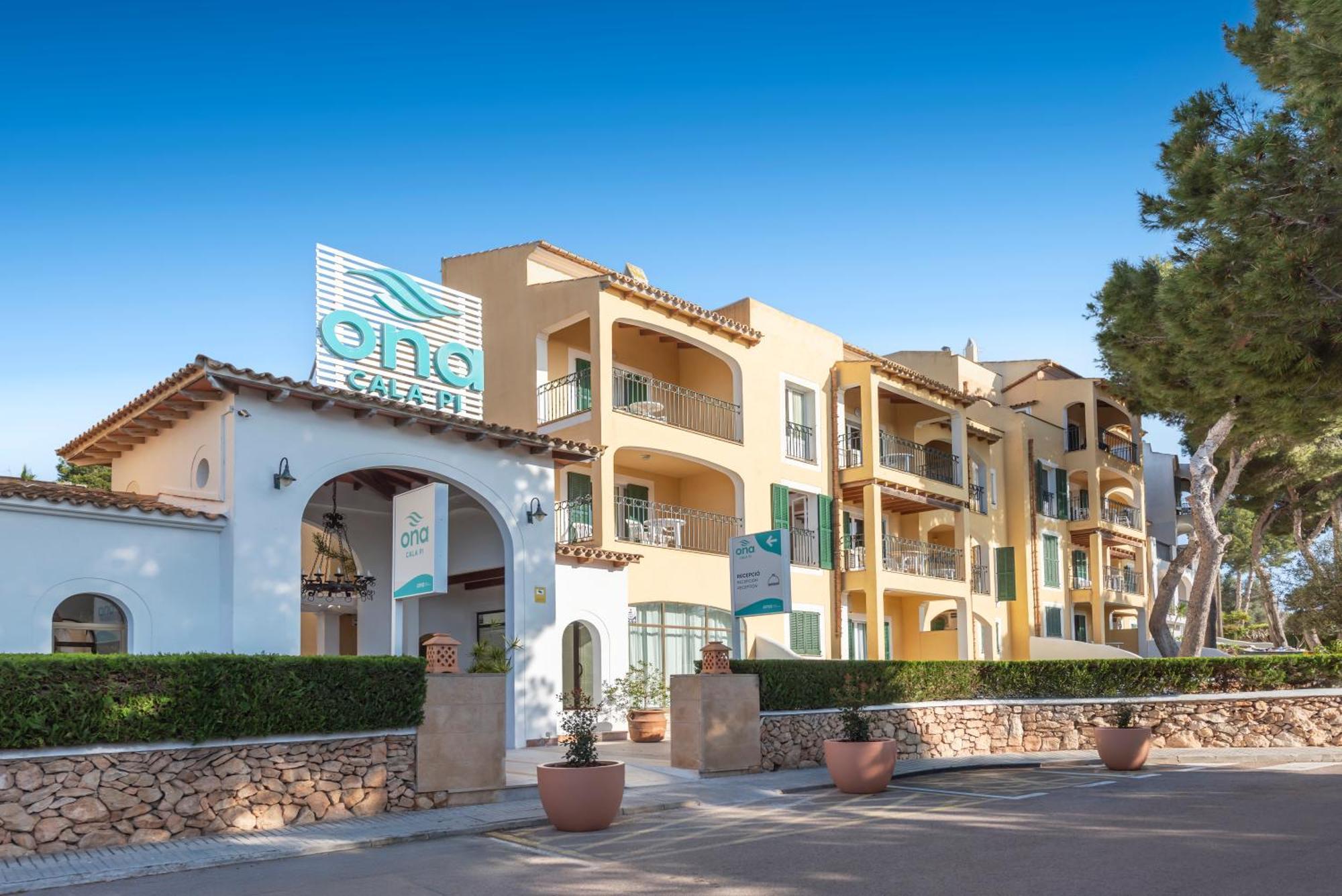 Aparthotel Ona Cala Pi Club Екстер'єр фото