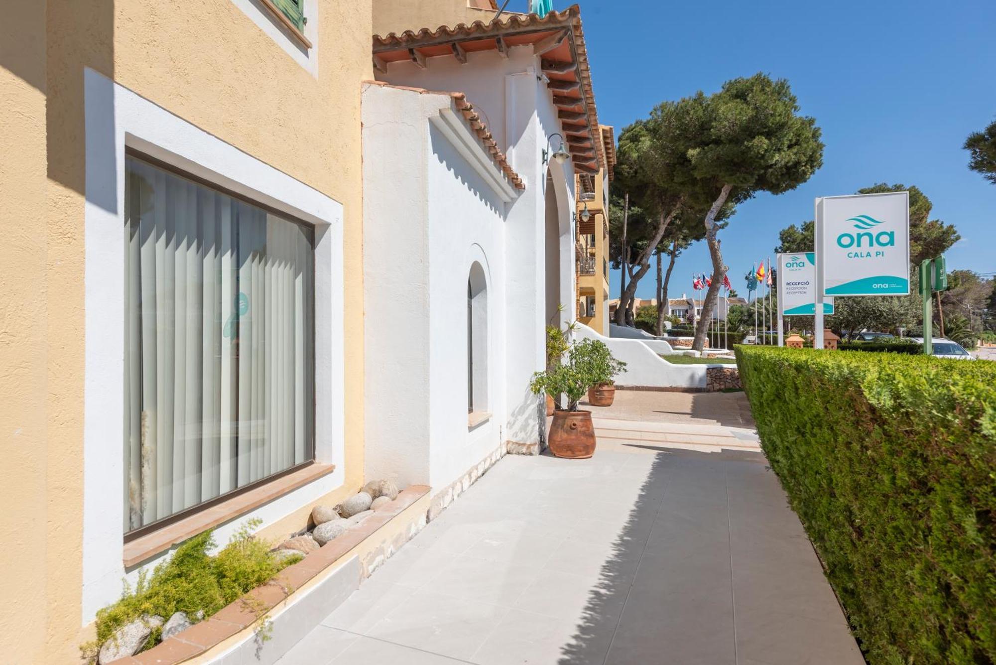 Aparthotel Ona Cala Pi Club Екстер'єр фото